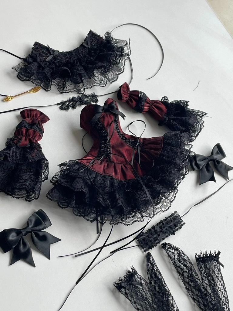 【1/4】　1/4ドール服　ゴシック風　ワンピース　赤黒　