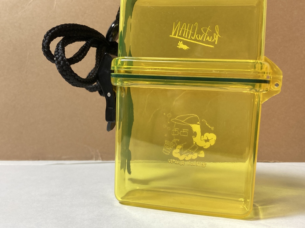 アクリルシガレットケース しろちゃんブルー / くろちゃんイエロー