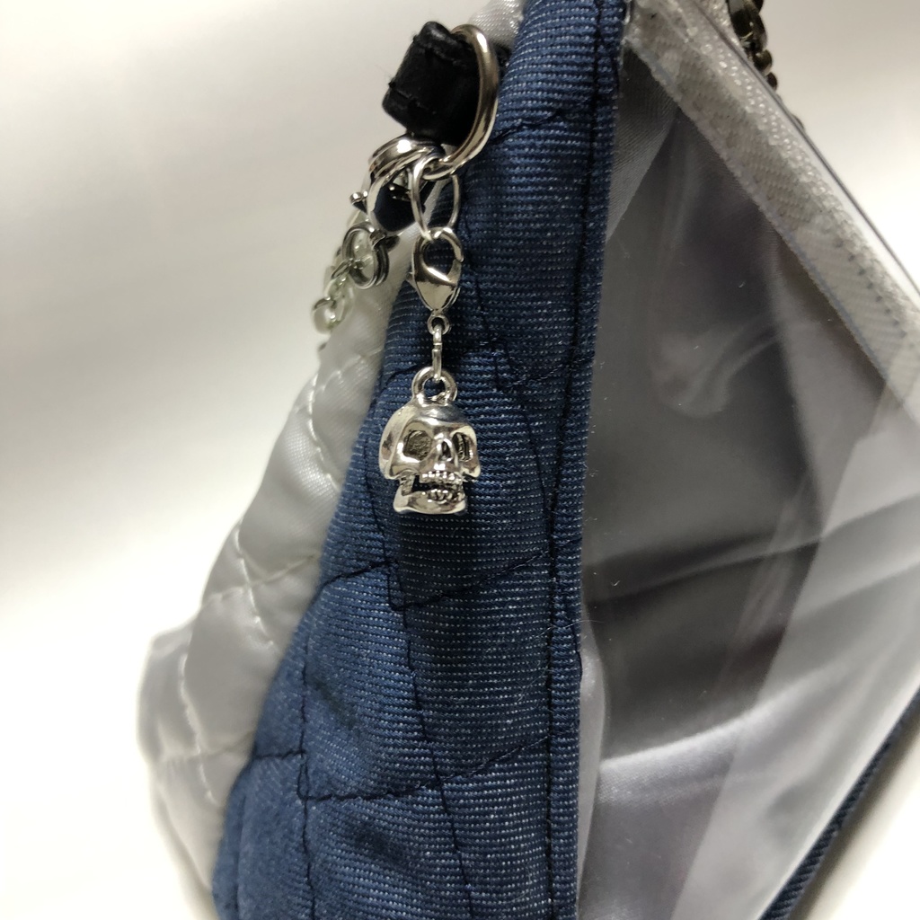 【もち・まんじゅう】トライアングルバッグチャーム(テトラポーチ)デニム&ホワイト