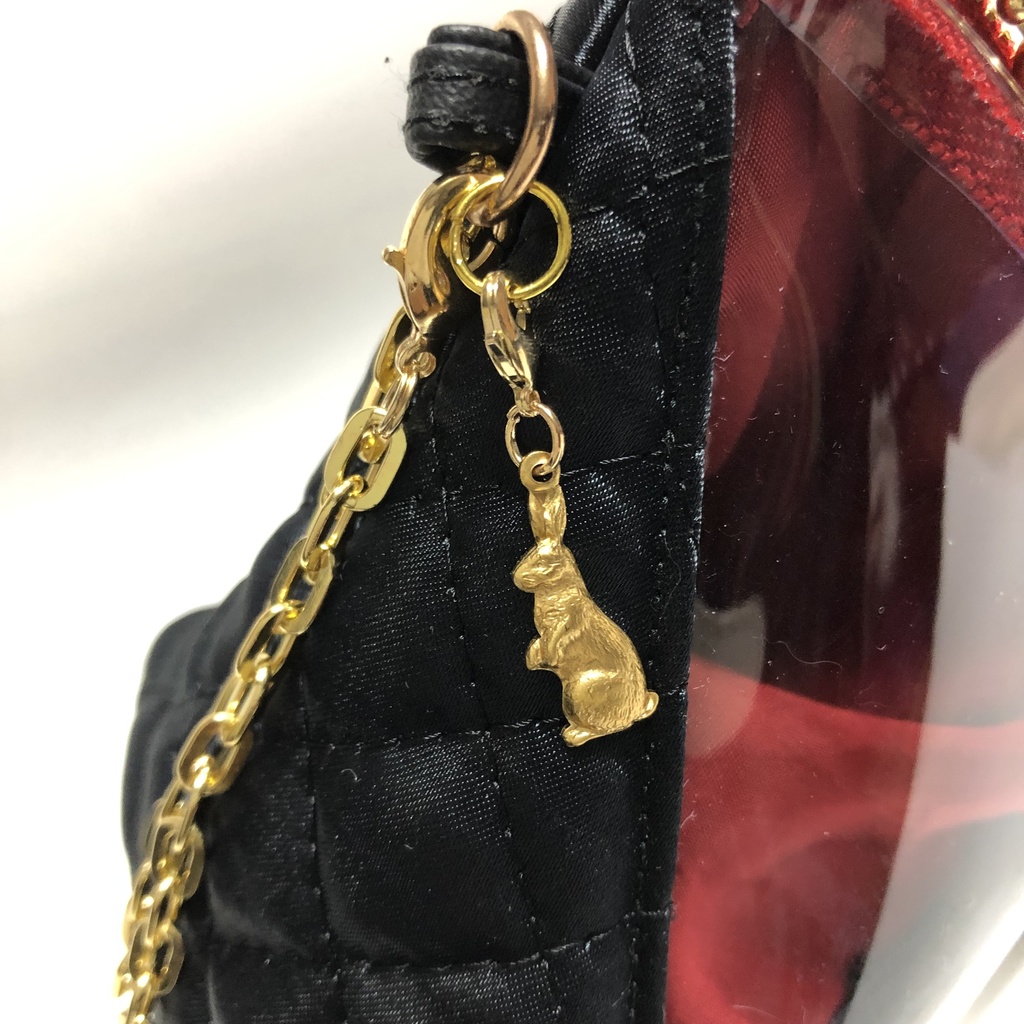 【もち・まんじゅう】トライアングルバッグチャーム(テトラポーチ)ブラック&レッド