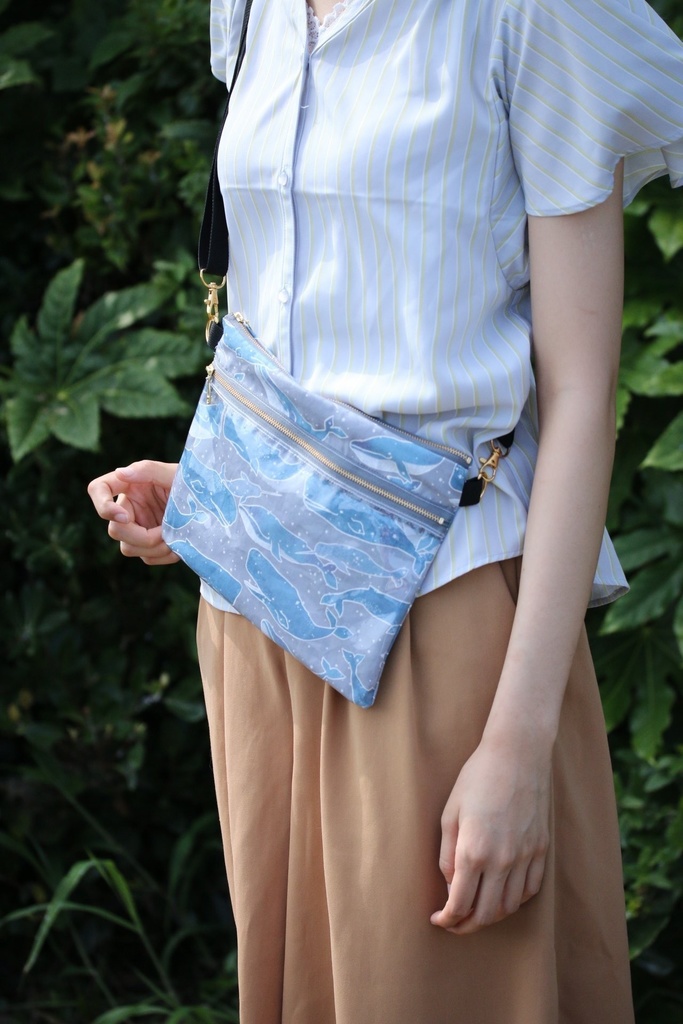 クジラサコッシュ(シルバー)