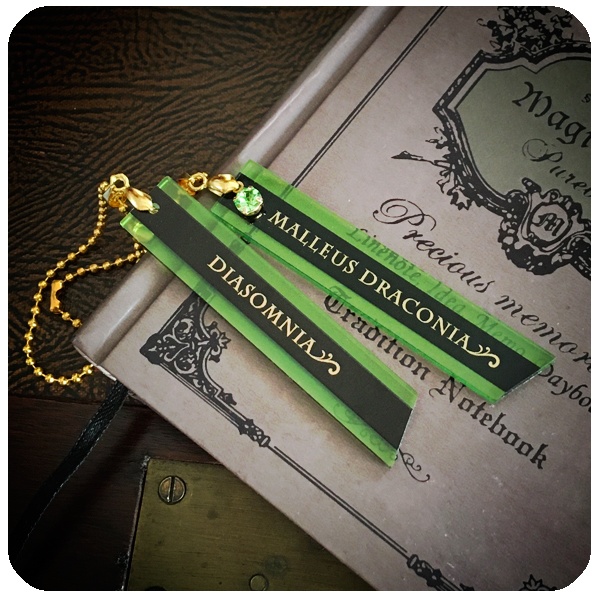 【ギャラリー】ツイステ DormBowアクリルチャーム(販売終了)