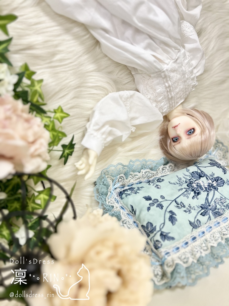 1/3ドール用ベビードレス くるみボタン・リボン付き再販