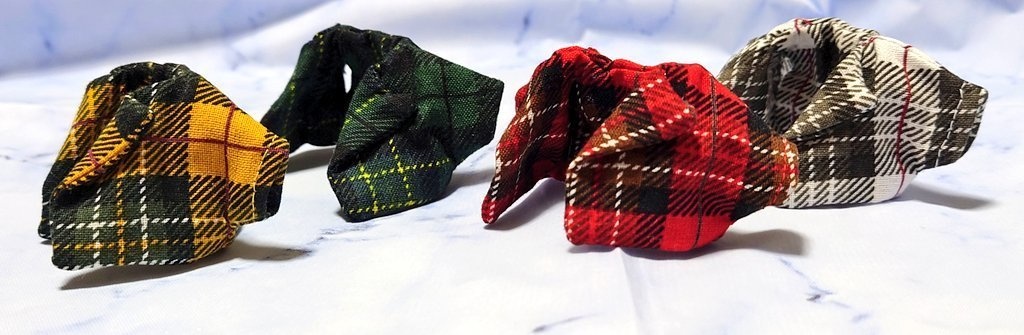 チェックの開襟風アウター(ボタン無し、前開タイプ)