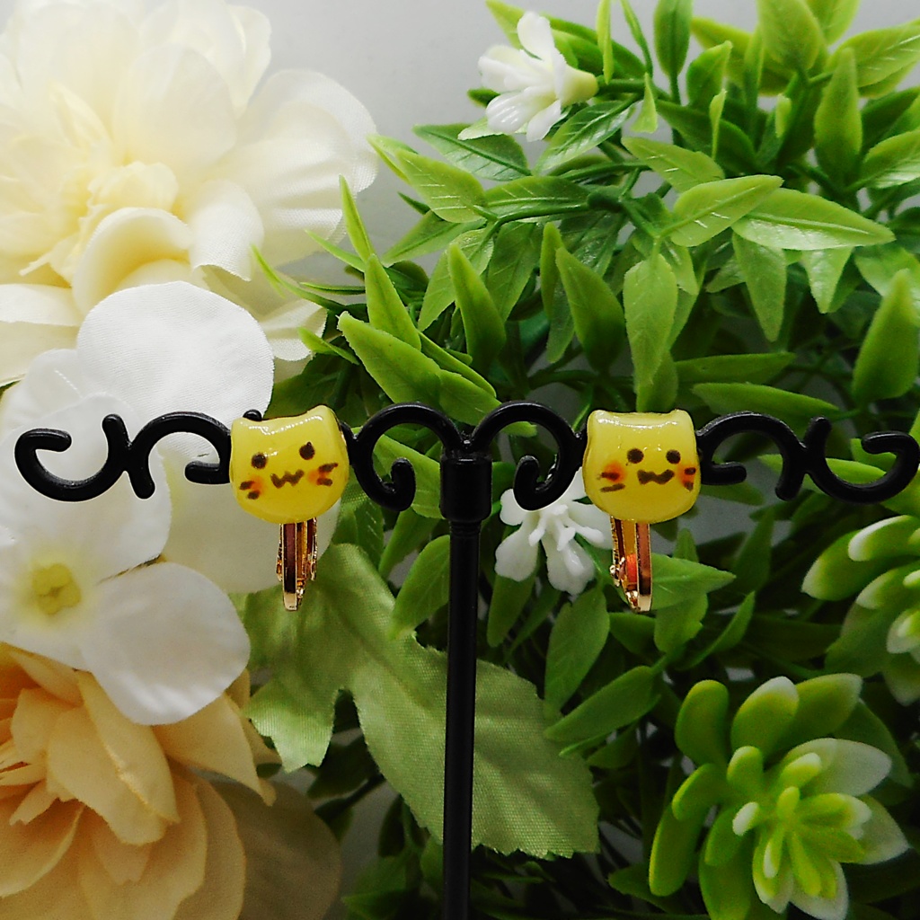 蓄光にゃんぷっぷーピアス/イヤリング