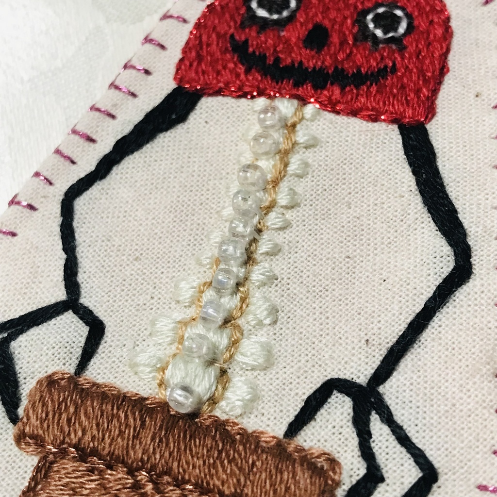 【刺繍ブローチ】背骨のアイツ