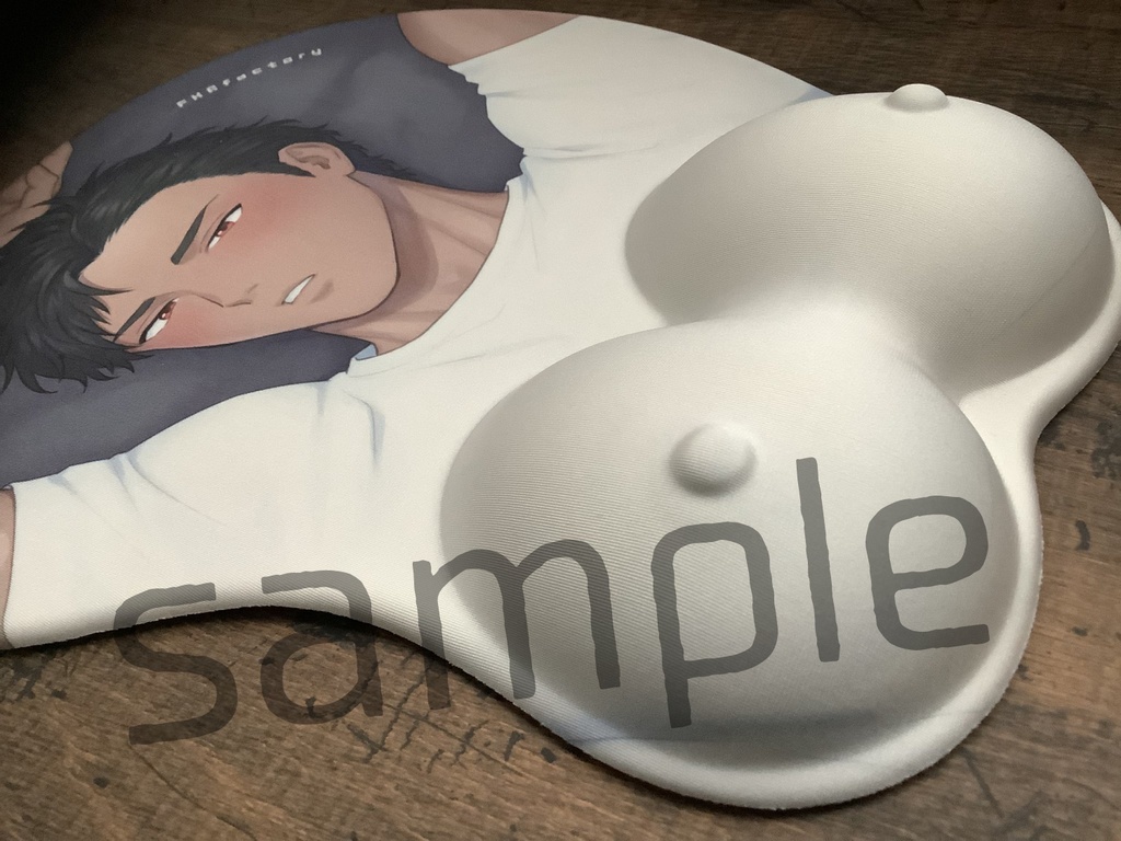 クロくんの雄っぱいマウスパッド