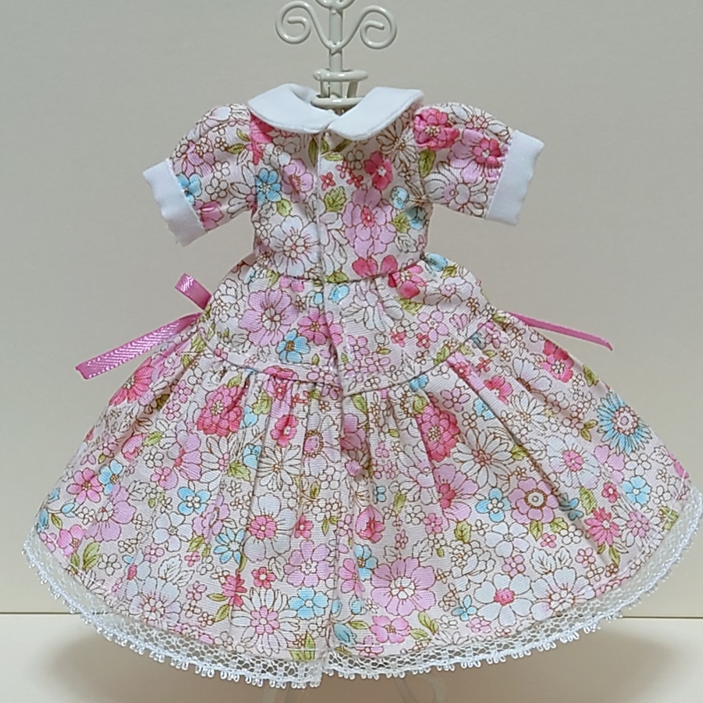 20cmドール服 ２段フリルのワンピース