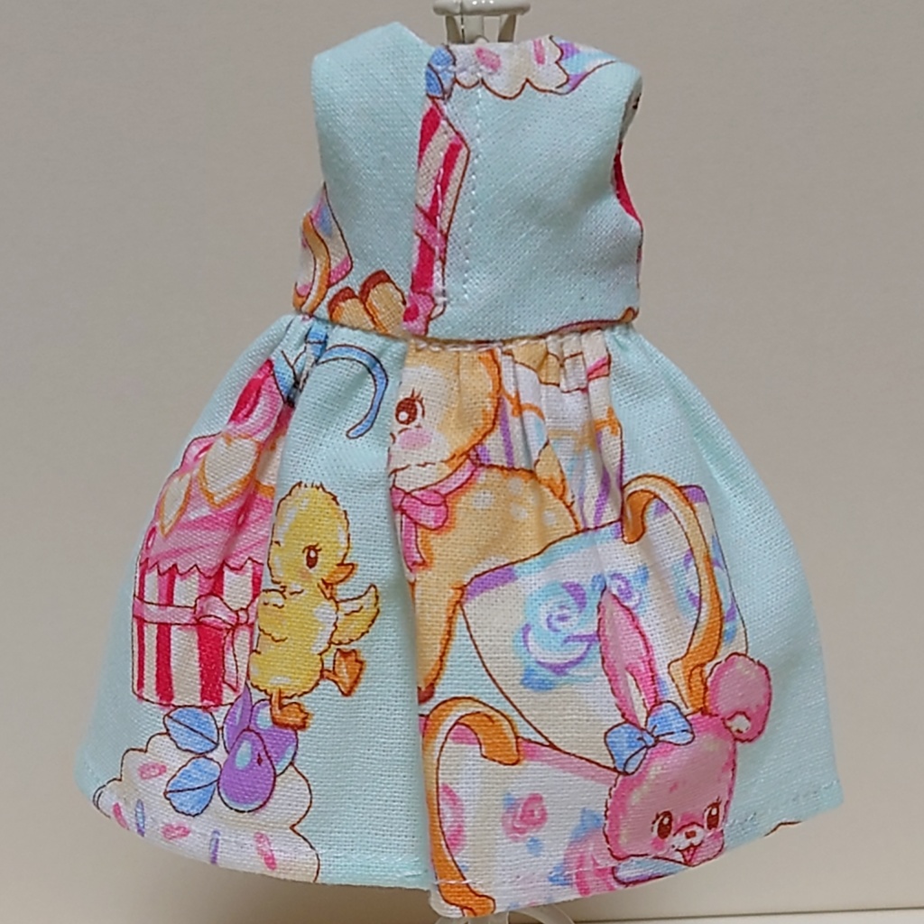 20cmドール服 ノースリーブのギャザーワンピース