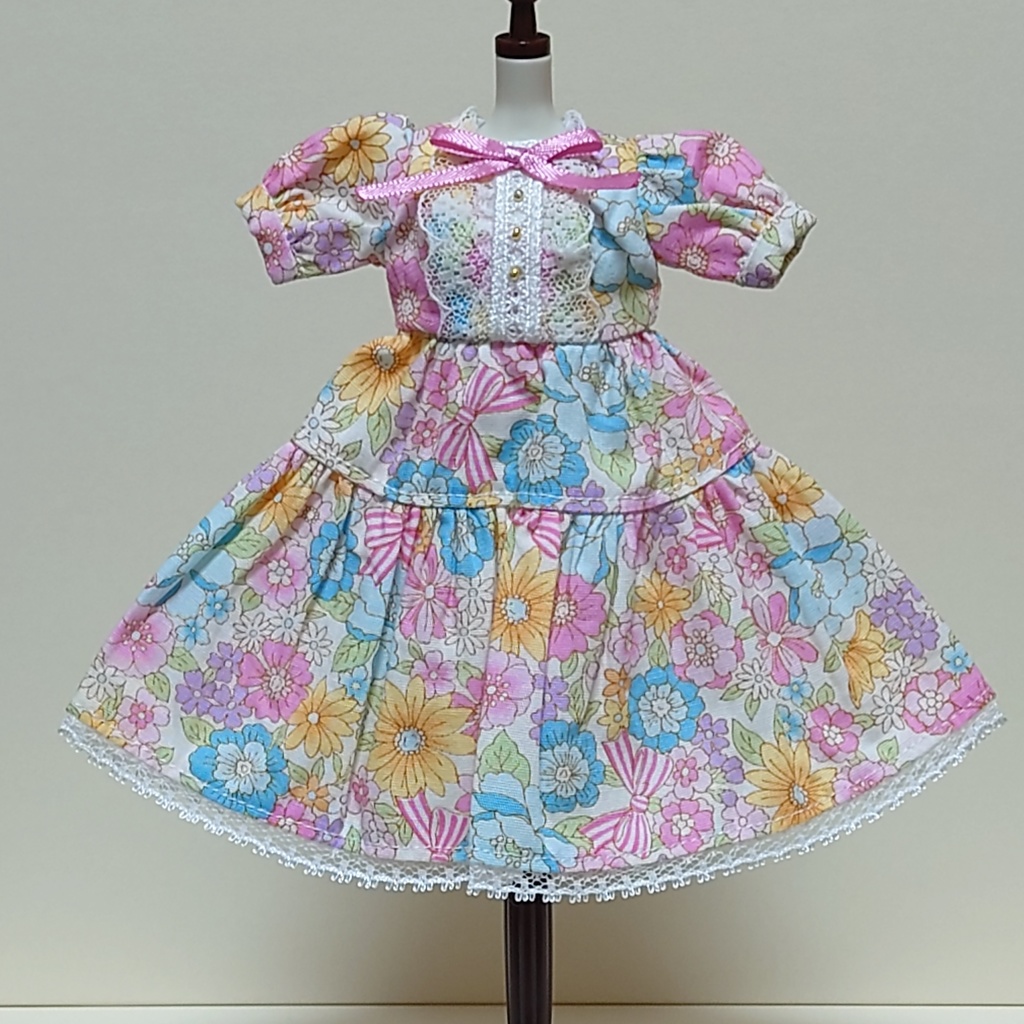 22cmドール服 ２段フリルのワンピース