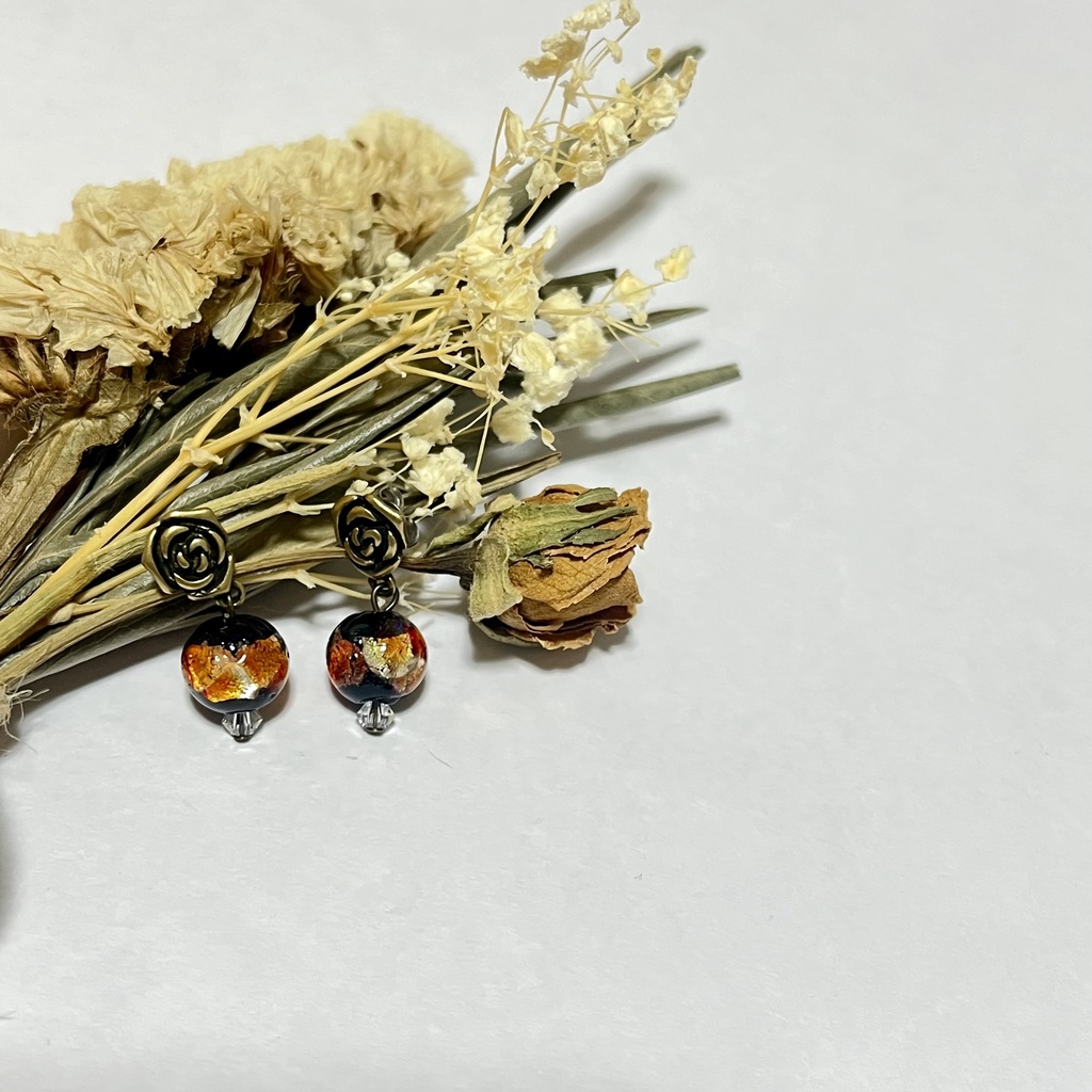 蛍硝子SUNSETカラー／④薔薇ピアス