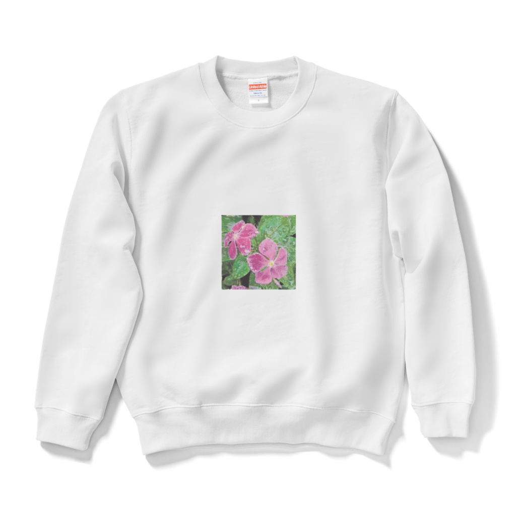 雨に濡れるニチニチソウのスウェット - ホワイト