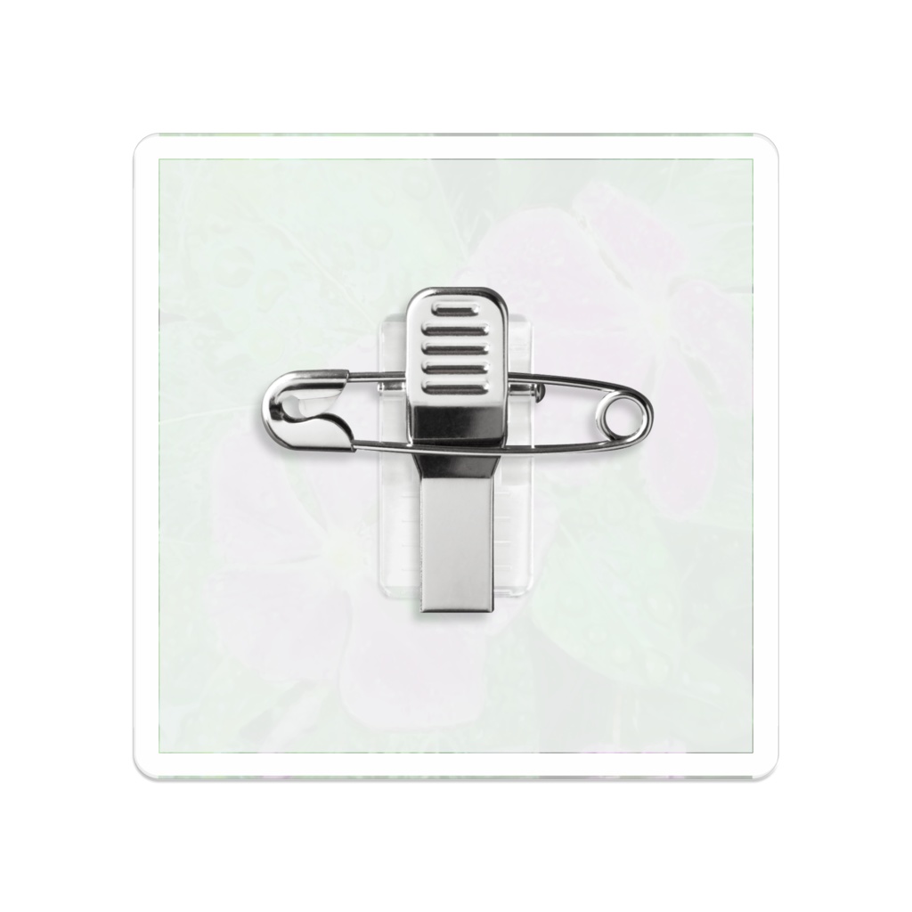 雨に濡れるニチニチソウのアクリルバッチ