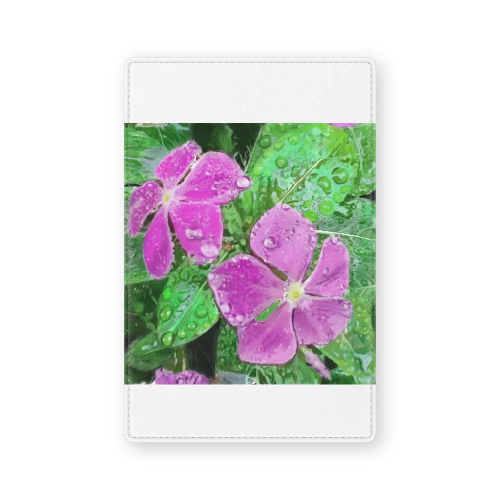 雨に濡れるニチニチソウのレーザー製名刺入れ