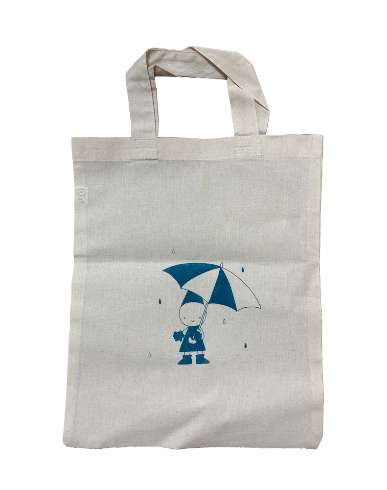 トートバッグ　雨