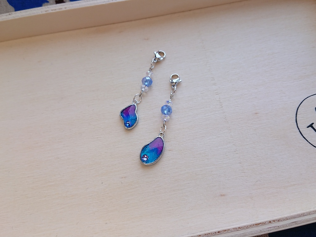 快新イメージ概念ピアスイヤリングマスクチャーム