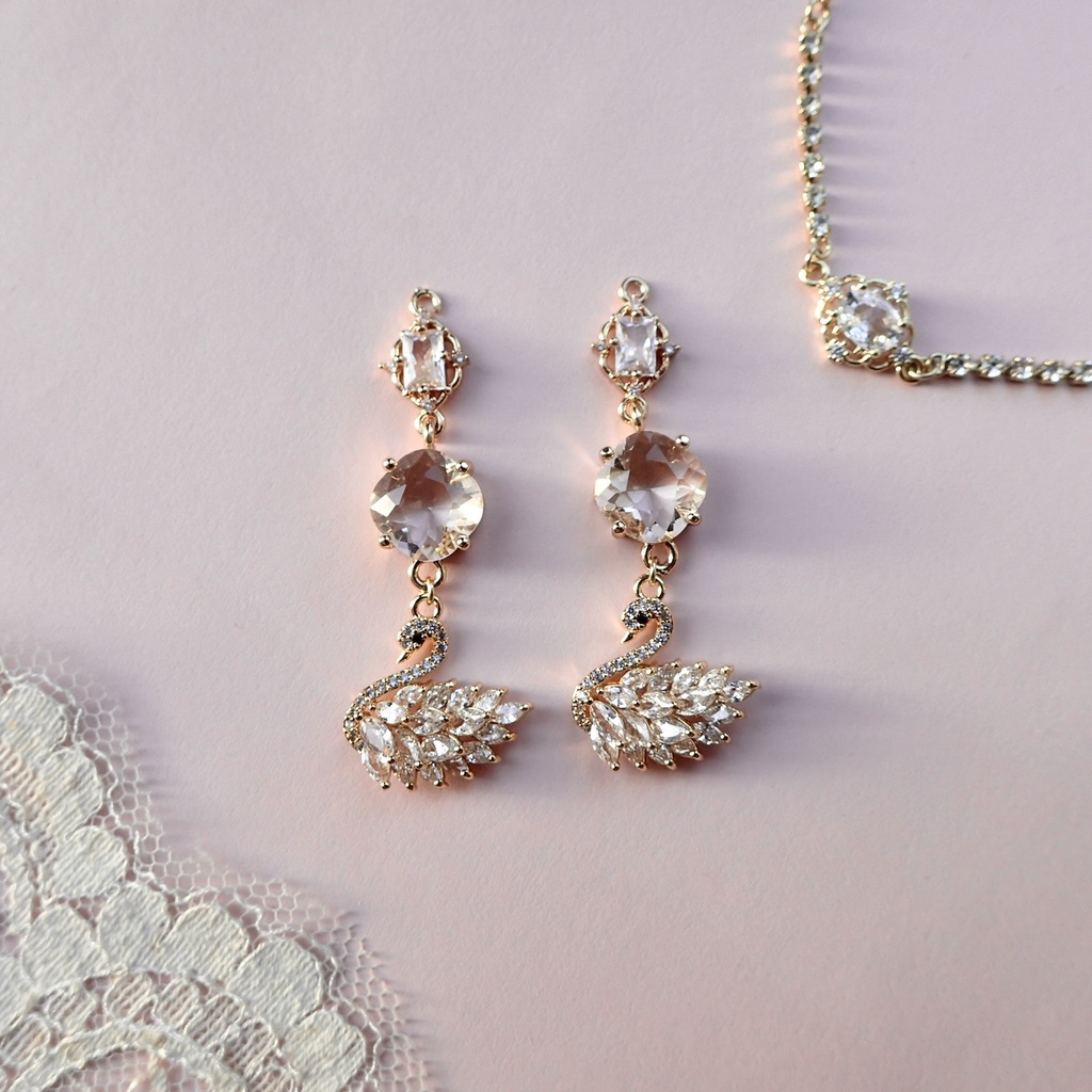 【gold color】『白鳥の湖』の耳飾り