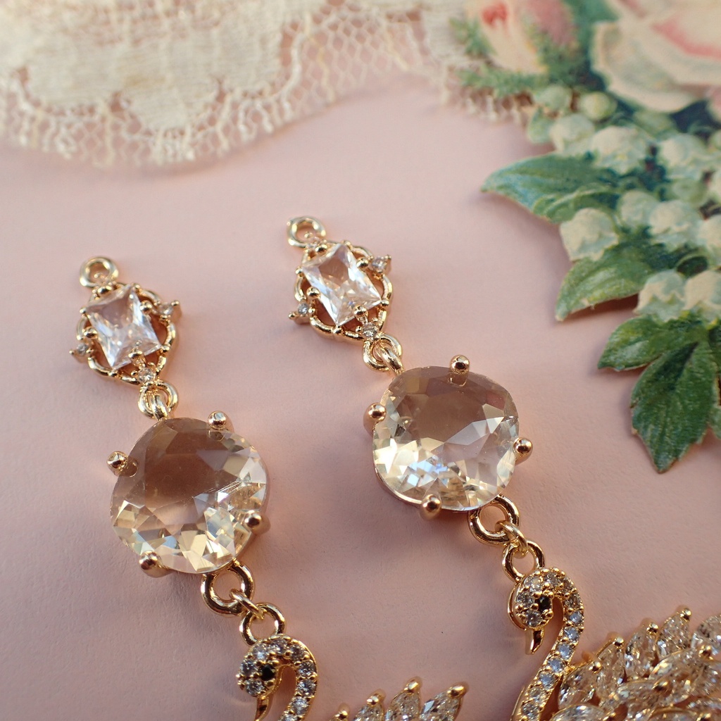 【gold color】『白鳥の湖』の耳飾り