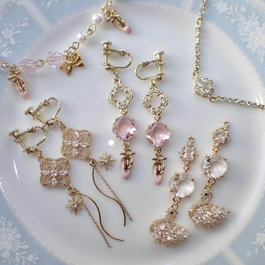 【gold color】ピンクバレリーナのブレスレット