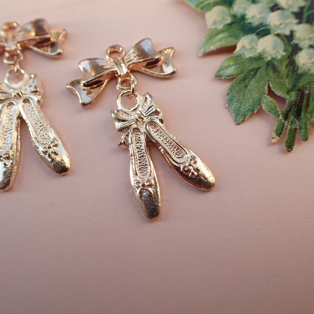 【pink gold color】トゥシューズの耳飾り