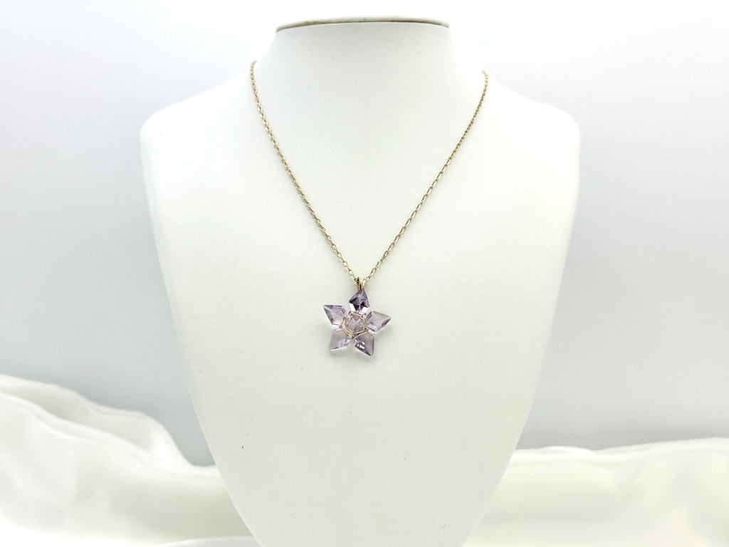 ピンクアメジストの花型ペンダント