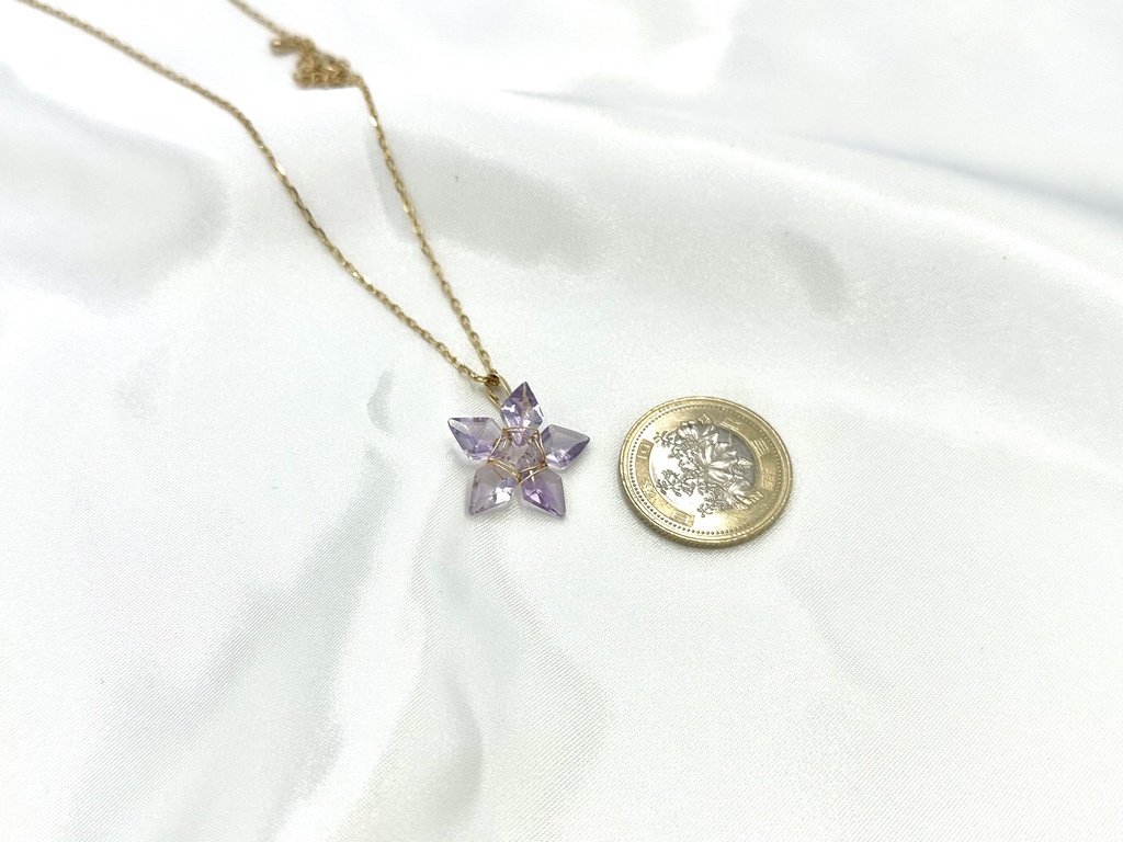 ピンクアメジストの花型ペンダント