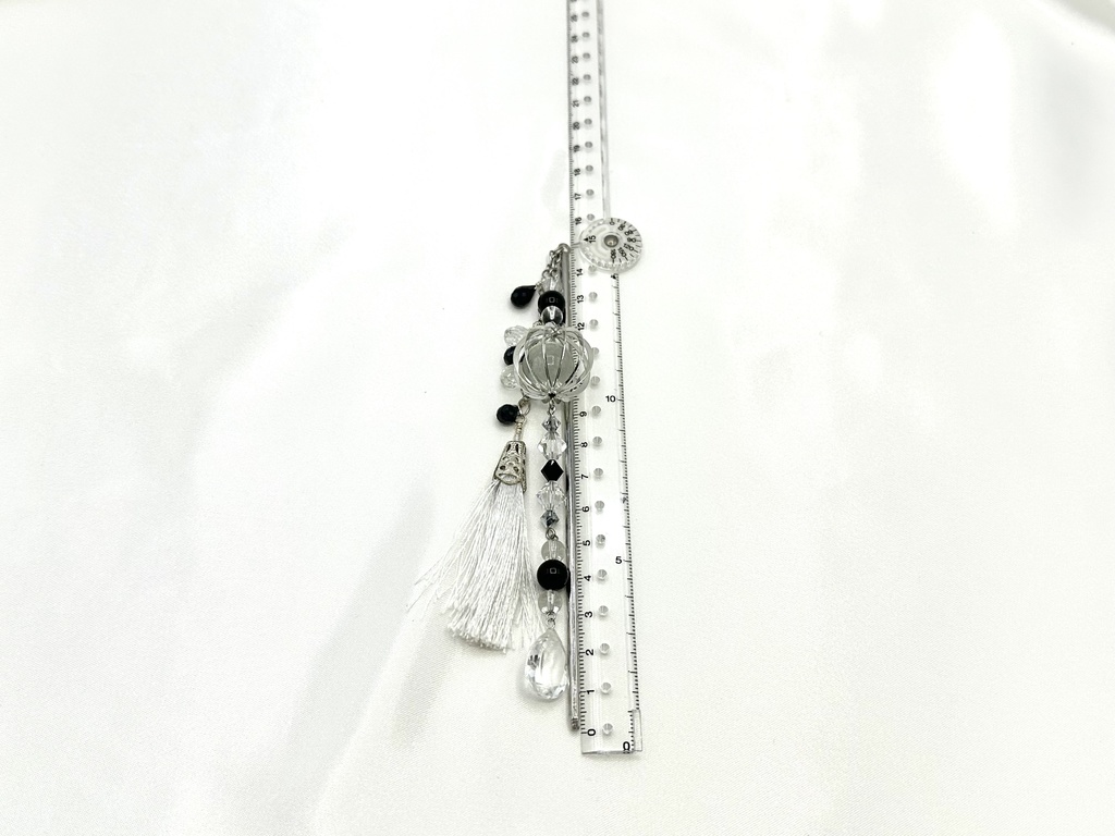 ブラックスピネルとクリスタルのモノクロームのかんざし