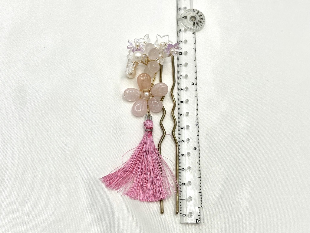 ローズクォーツとモルガナイトの花のかんざし