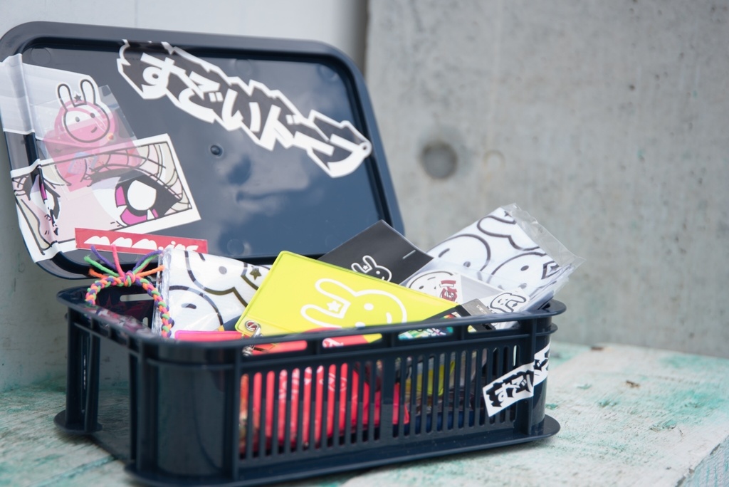 ステッカー「すごいドープ」