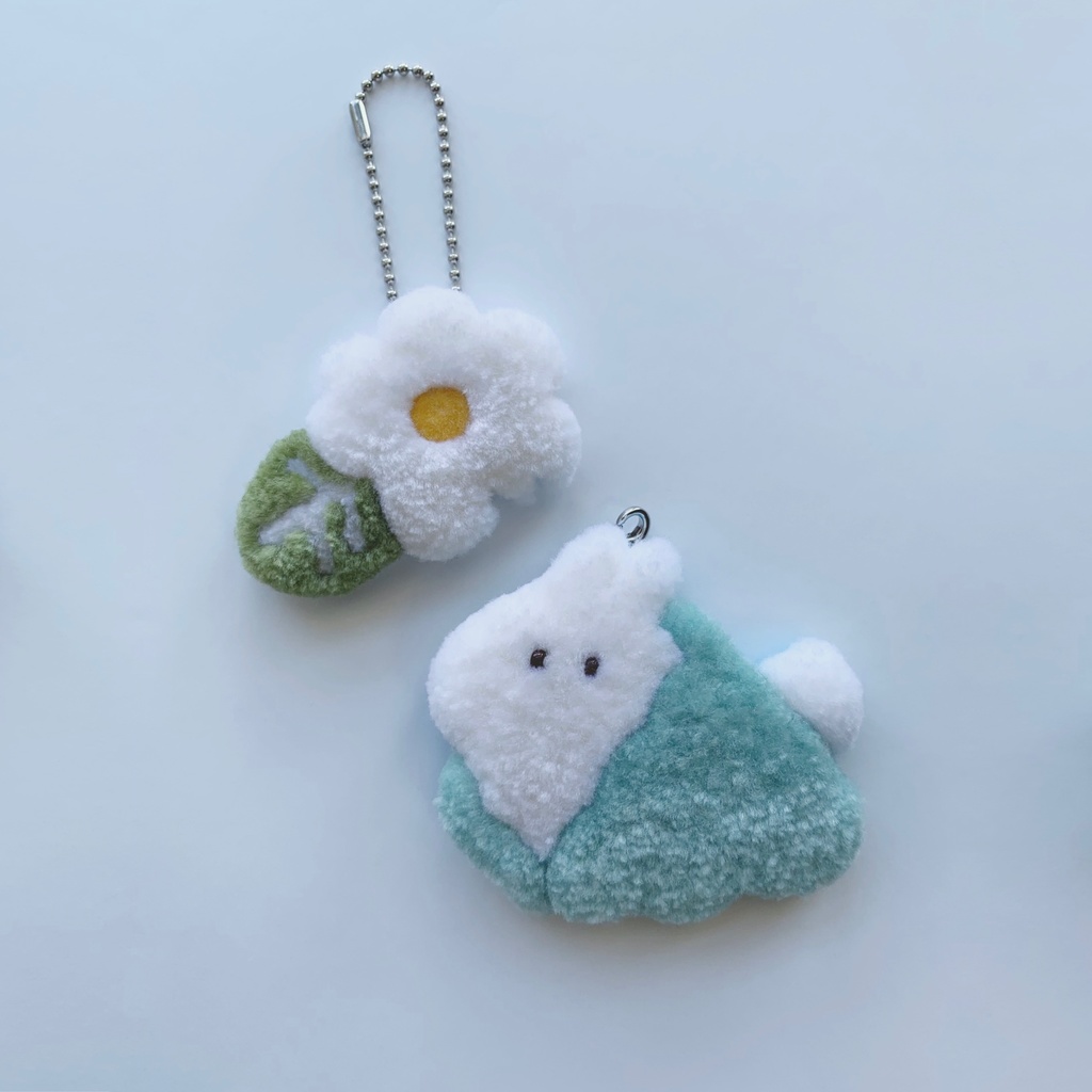 みのうさぎとお花のもこもこキーホルダー(海色)