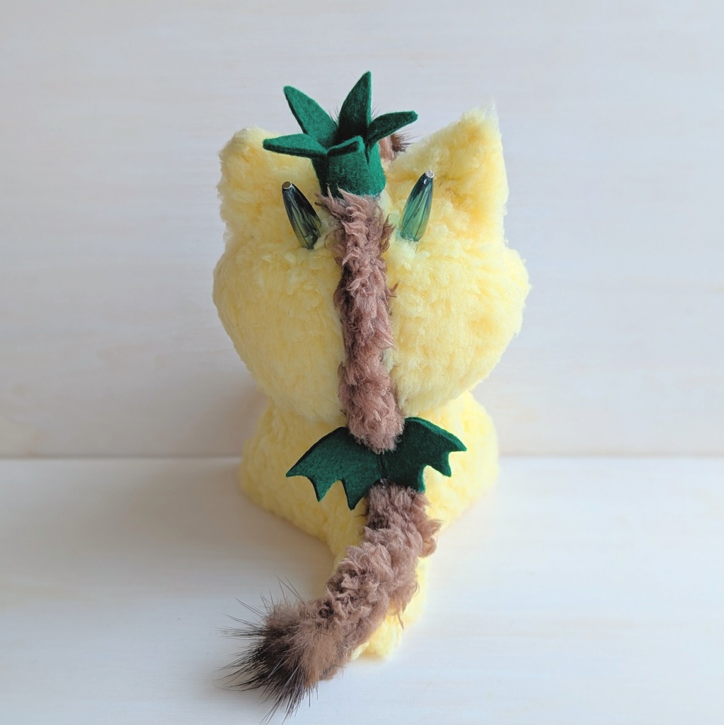 〜めつきのわるいドラゴン〜パイナップル【受注制作】