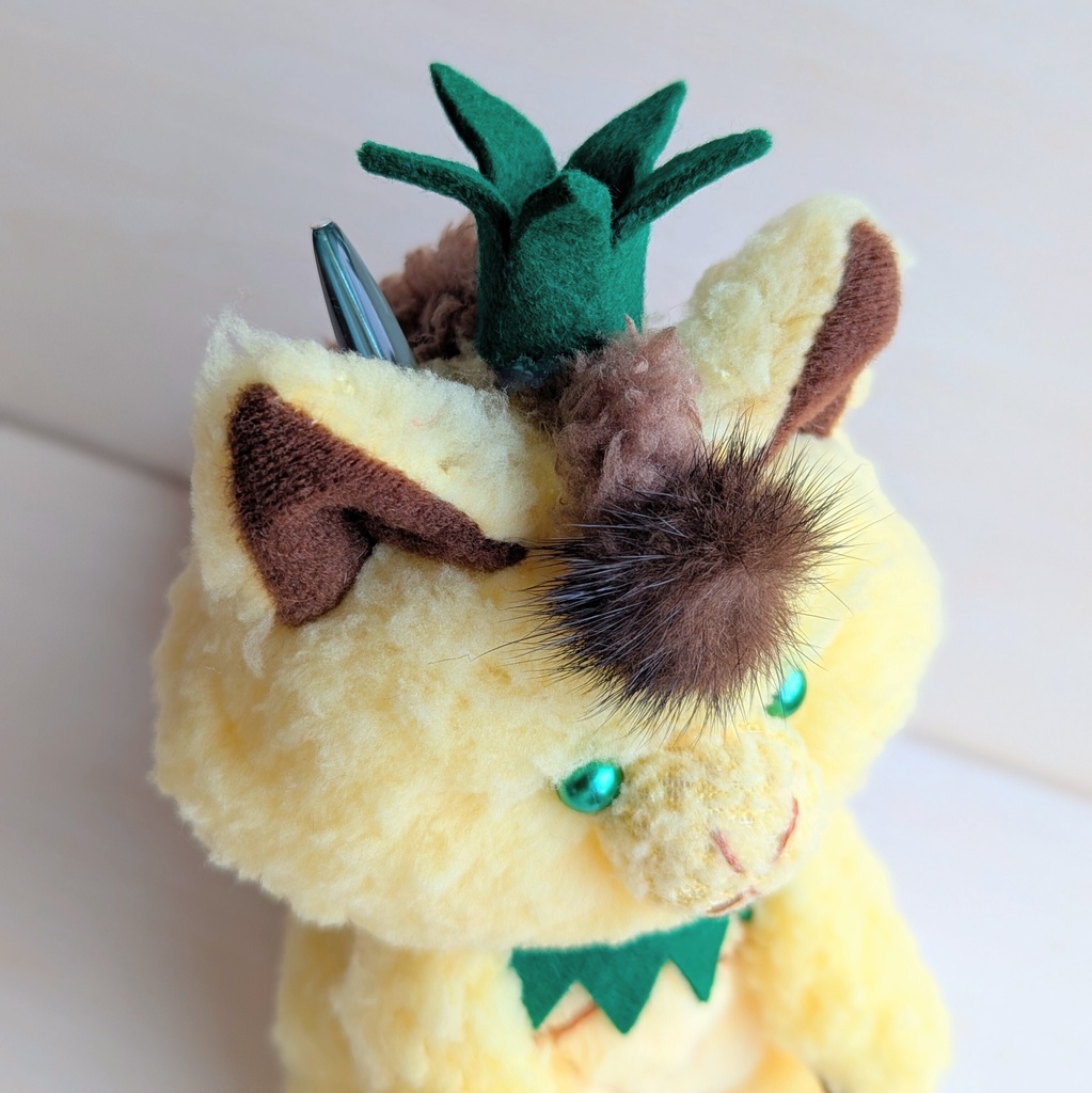 〜めつきのわるいドラゴン〜パイナップル【受注制作】
