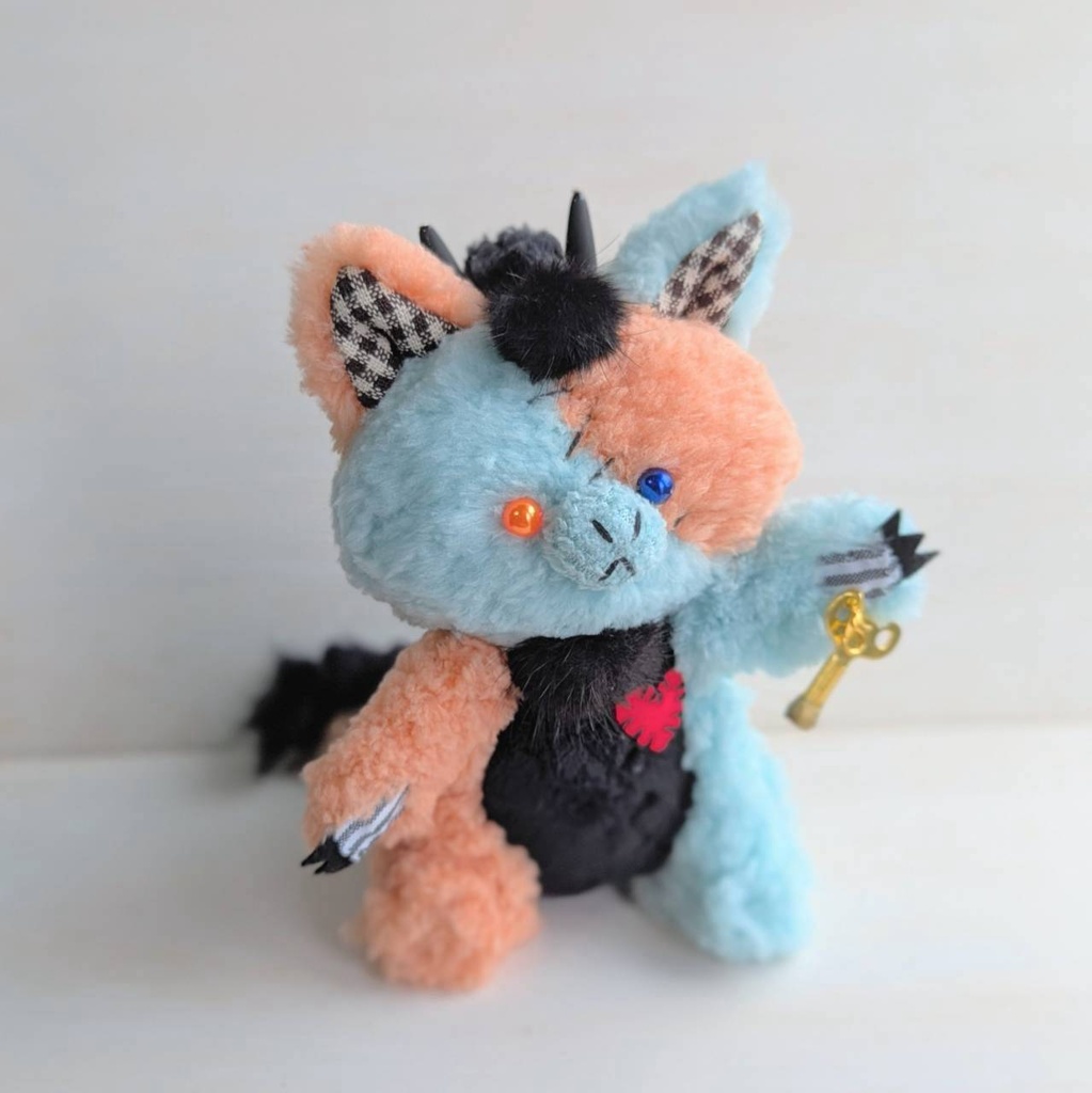 〈期間限定〉〜めつきのわるいドラゴン〜ツギハギ(青×オレンジ)【受注制作】