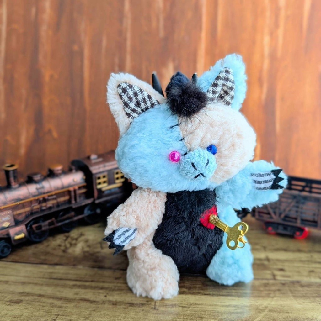 〈期間限定〉〜めつきのわるいドラゴン〜ツギハギ(ピンク×青)【受注制作】