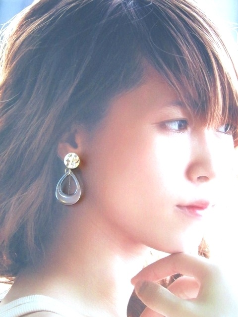 ボタニカルなワンピに合わせたいピアス/イヤリング