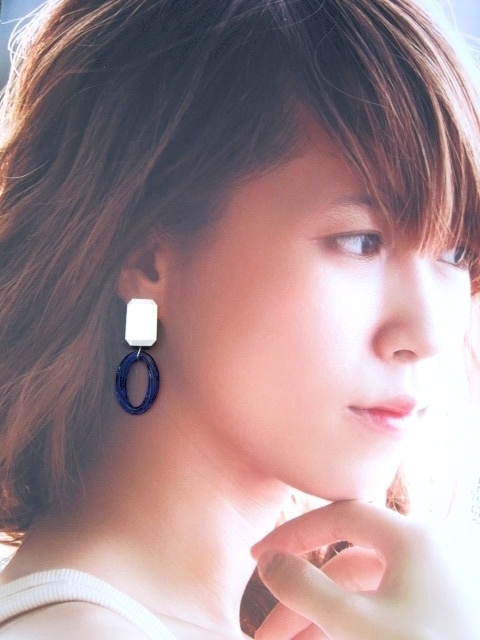 ボタニカルなワンピに合わせたいピアス/イヤリング