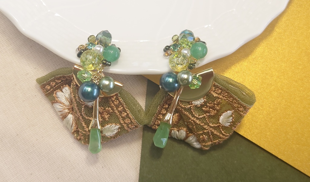 篭手切江 イヤリング/ピアス