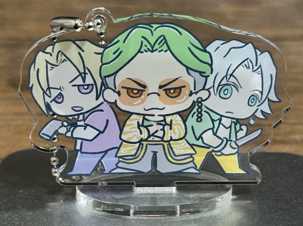 アクリルスタンド (ボールチェーン付)各500円