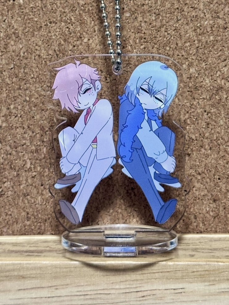 アクリルスタンド (ボールチェーン付)各500円