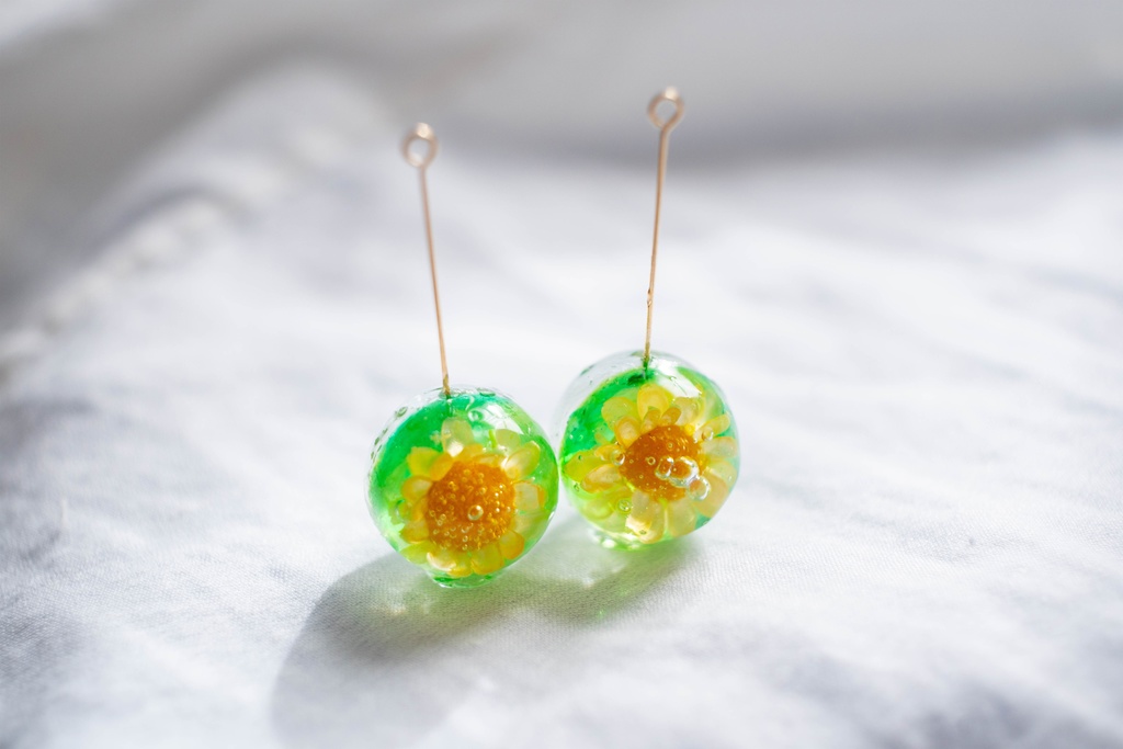 「わたしの好きな色」緑 / 飴ちゃんの耳飾り(ピアス・イヤリング)