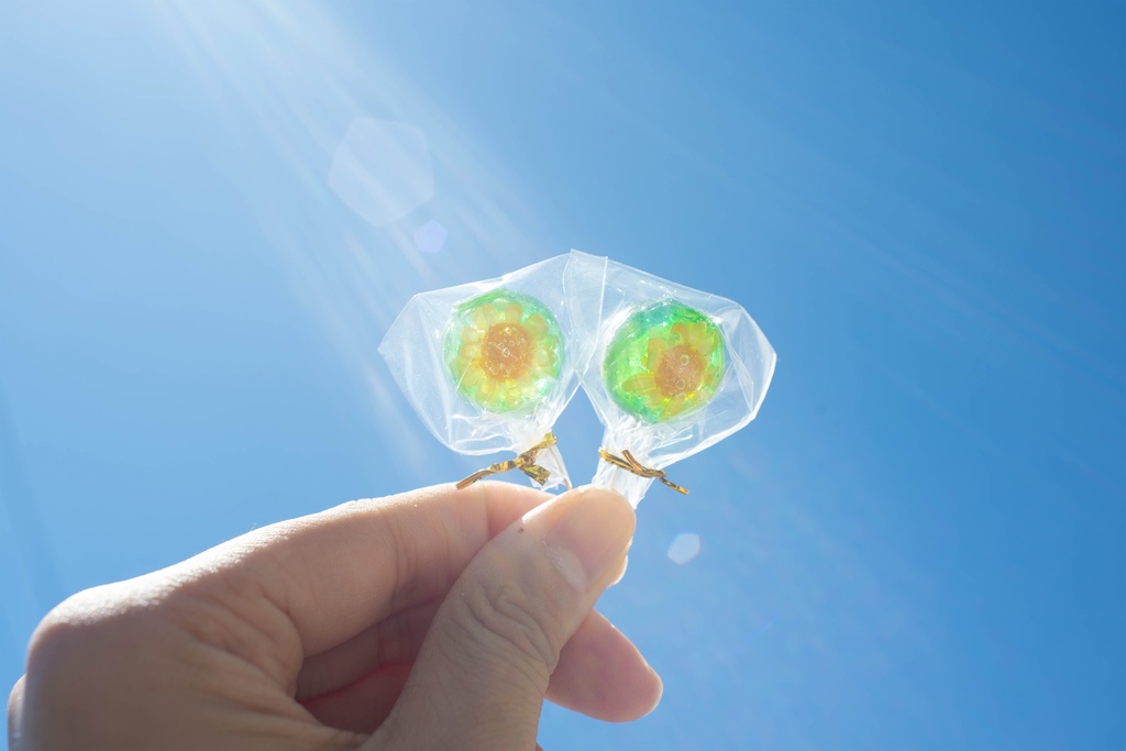 「わたしの好きな色」緑 / 飴ちゃんの耳飾り(ピアス・イヤリング)