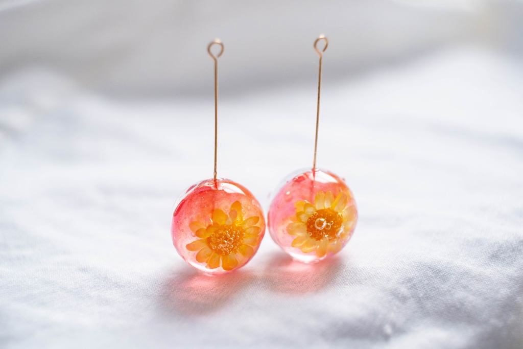 「わたしの好きな色」赤 / 飴ちゃんの耳飾り(ピアス・イヤリング)