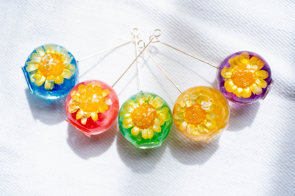 「わたしの好きな色」赤 / 飴ちゃんの耳飾り(ピアス・イヤリング)