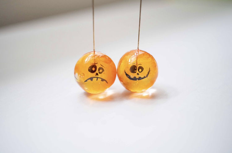 飴ちゃんの耳飾り Trick or Treat (オレンジ)