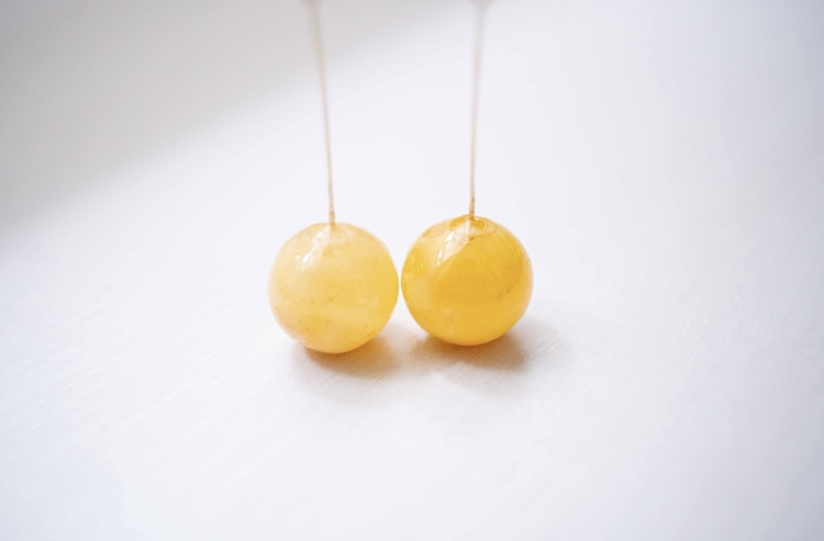 飴ちゃんの耳飾り 満月