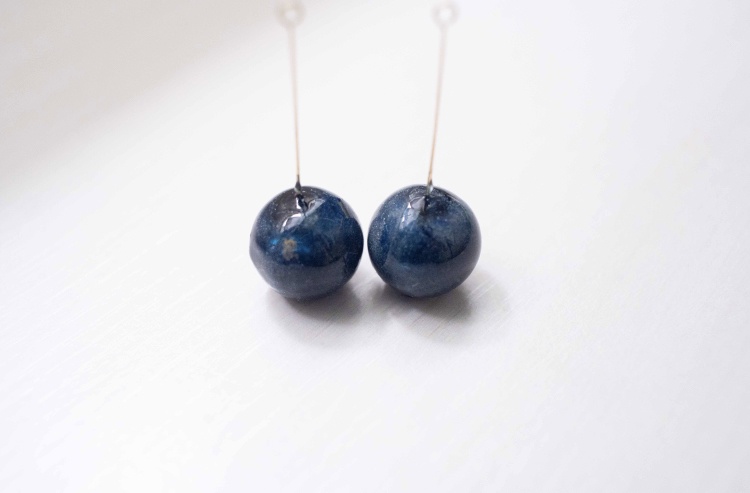 飴ちゃんの耳飾り 新月