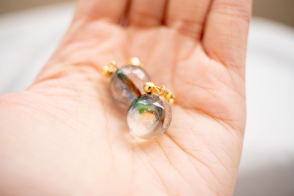 鬼滅の刃 嘴平伊之助「獣の呼吸」イメージ / ミニ飴ちゃんの耳飾り(ピアス・イヤリング)