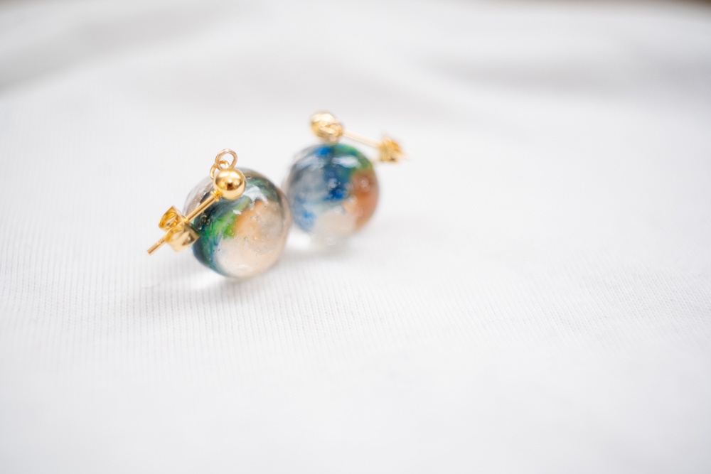 鬼滅の刃 嘴平伊之助「獣の呼吸」イメージ / ミニ飴ちゃんの耳飾り(ピアス・イヤリング)