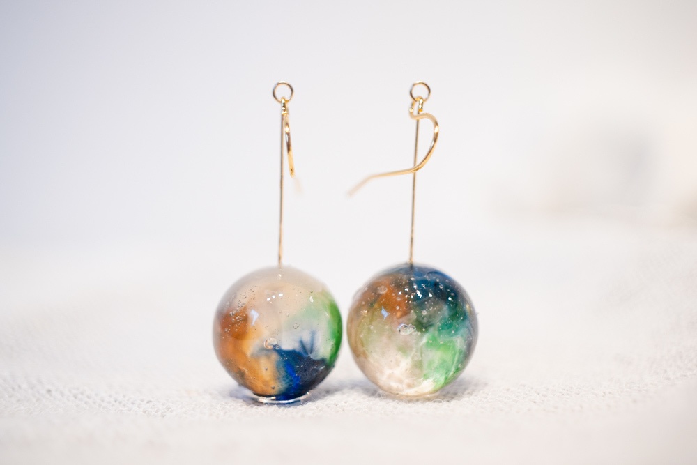 鬼滅の刃 嘴平伊之助「獣の呼吸」イメージ / 飴ちゃんの耳飾り(ピアス・イヤリング)