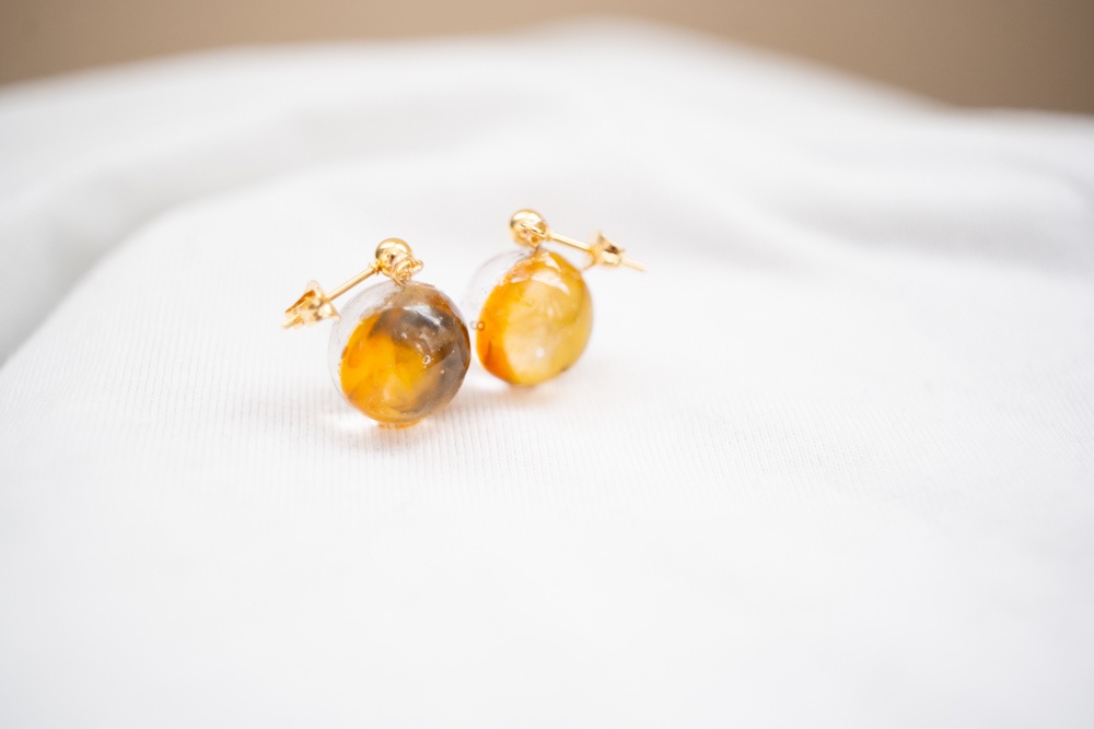 鬼滅の刃 我妻善逸「雷の呼吸」イメージ / ミニ飴ちゃんの耳飾り(ピアス・イヤリング)